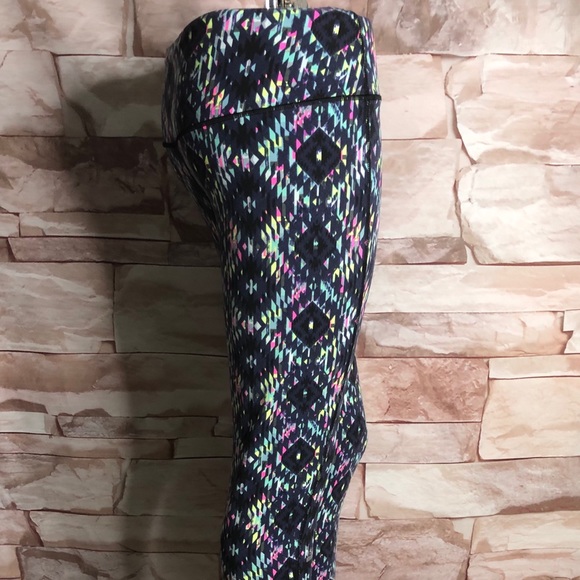 Victoria’s Secret VSX Sport legging size M - Picture 5 of 6